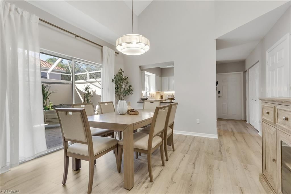 4536 Court Way, Unit 19D, Naples, FL 34109 Photo