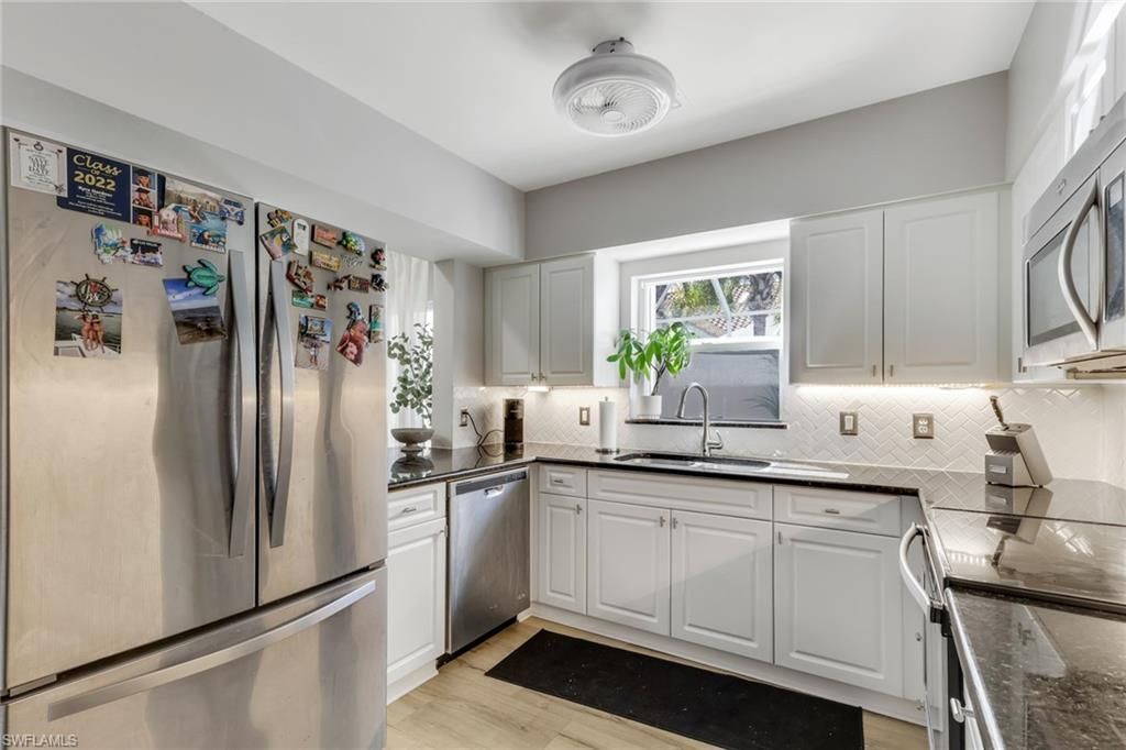 4536 Court Way, Unit 19D, Naples, FL 34109 Photo