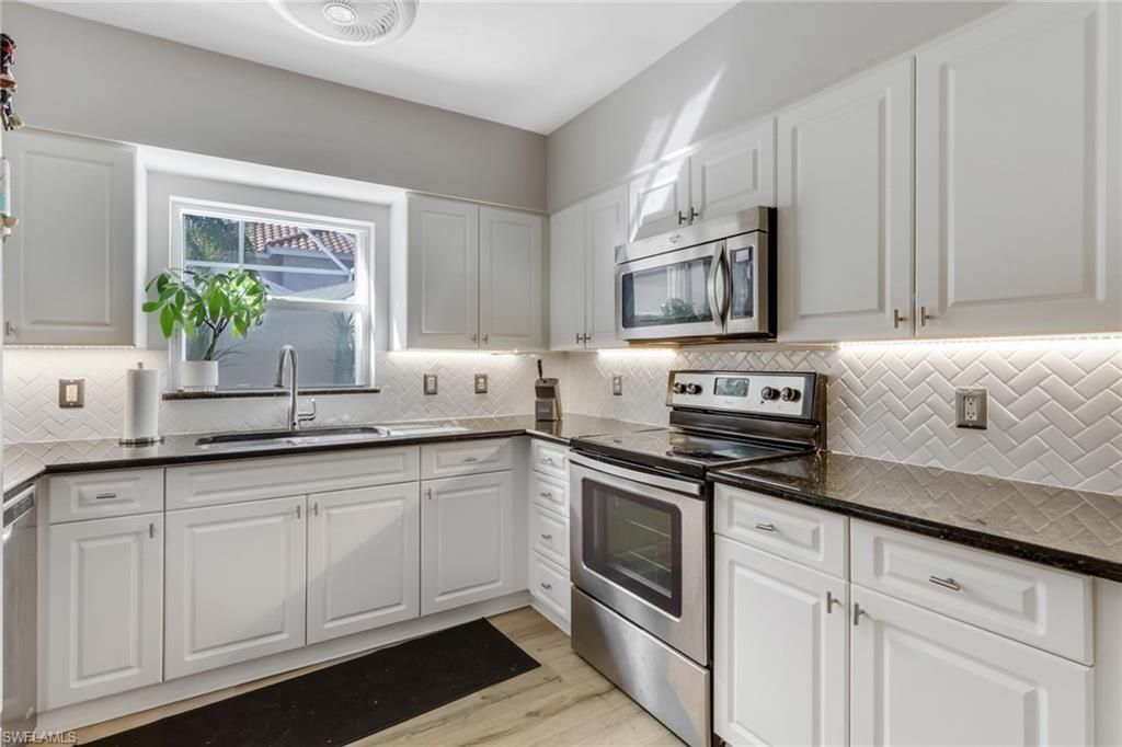 4536 Court Way, Unit 19D, Naples, FL 34109 Photo