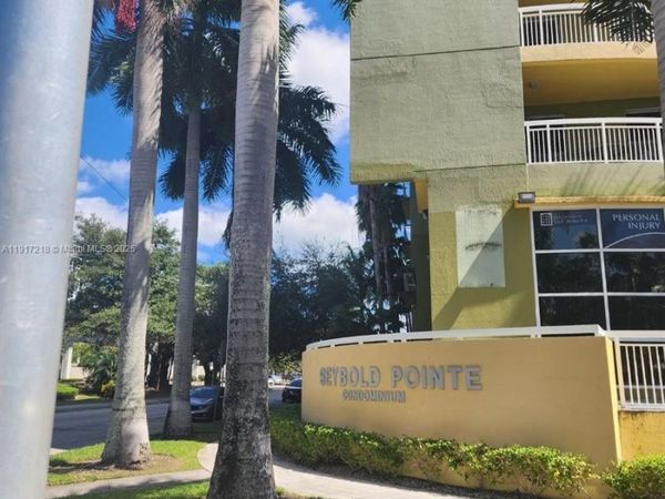 816 NW 11th St, Unit 1004, Miami, FL 33136