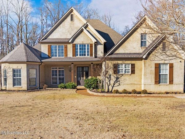 8433 Lakeview Drive, Olive Branch, MS 38654