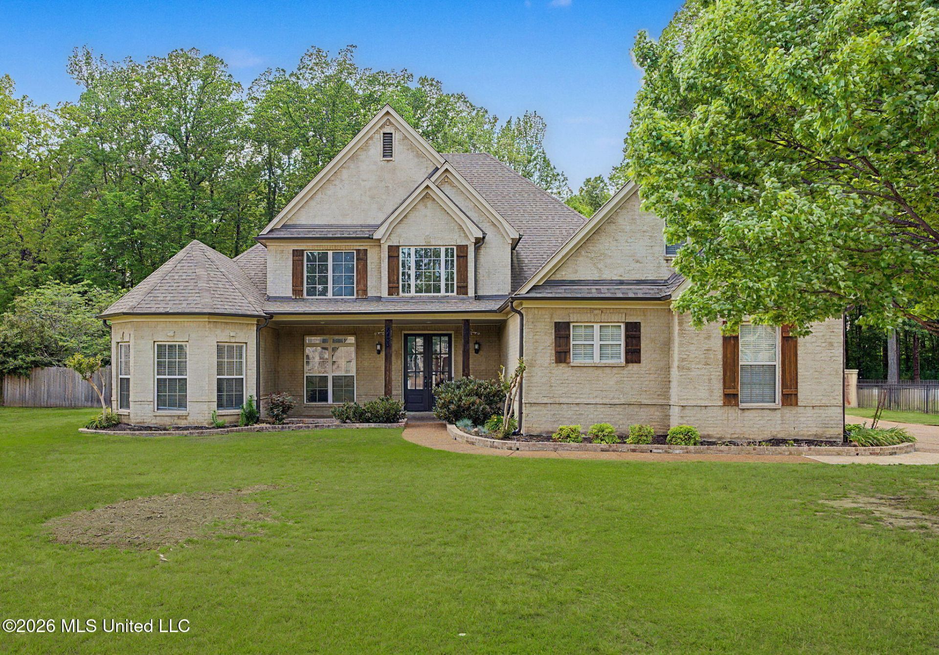 8433 Lakeview Drive, Olive Branch, MS 38654 Main Photo