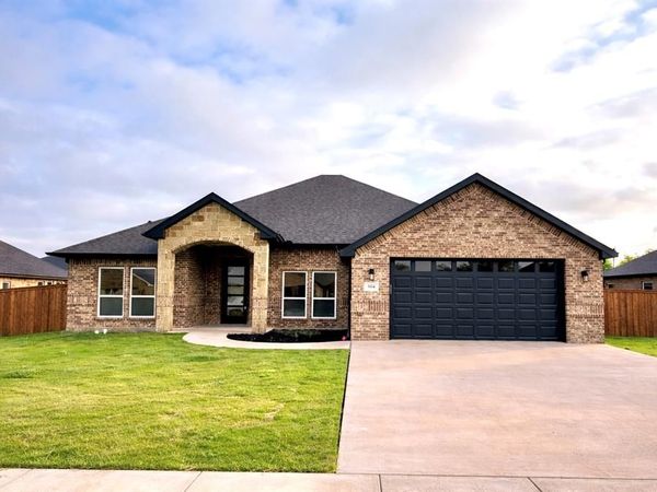 504 Limestone Circle, Mabank, TX 75147
