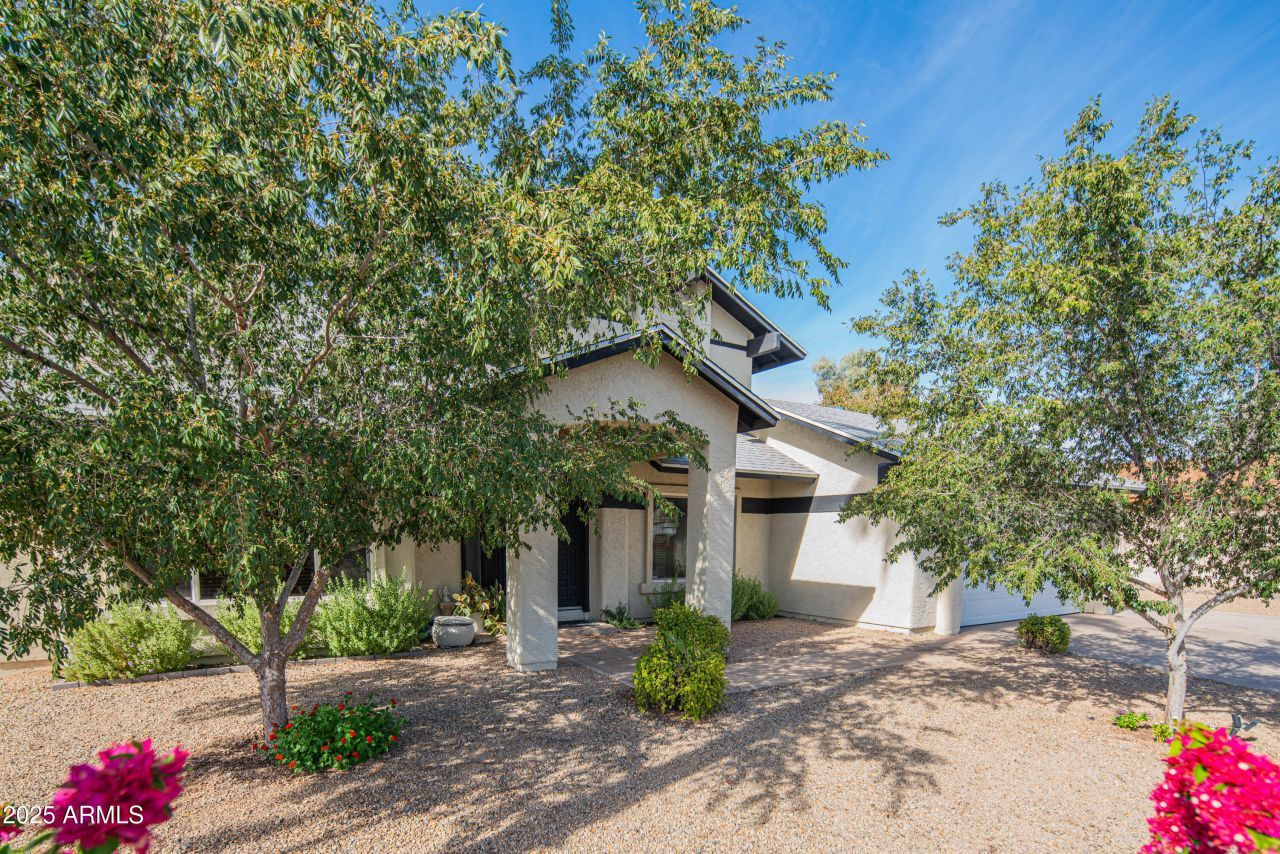 16002 N 33rd Avenue, Phoenix, AZ 85053 Main Photo