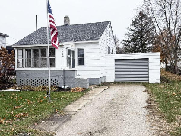 216 E 3rd Street, Aroma Park, IL 60910