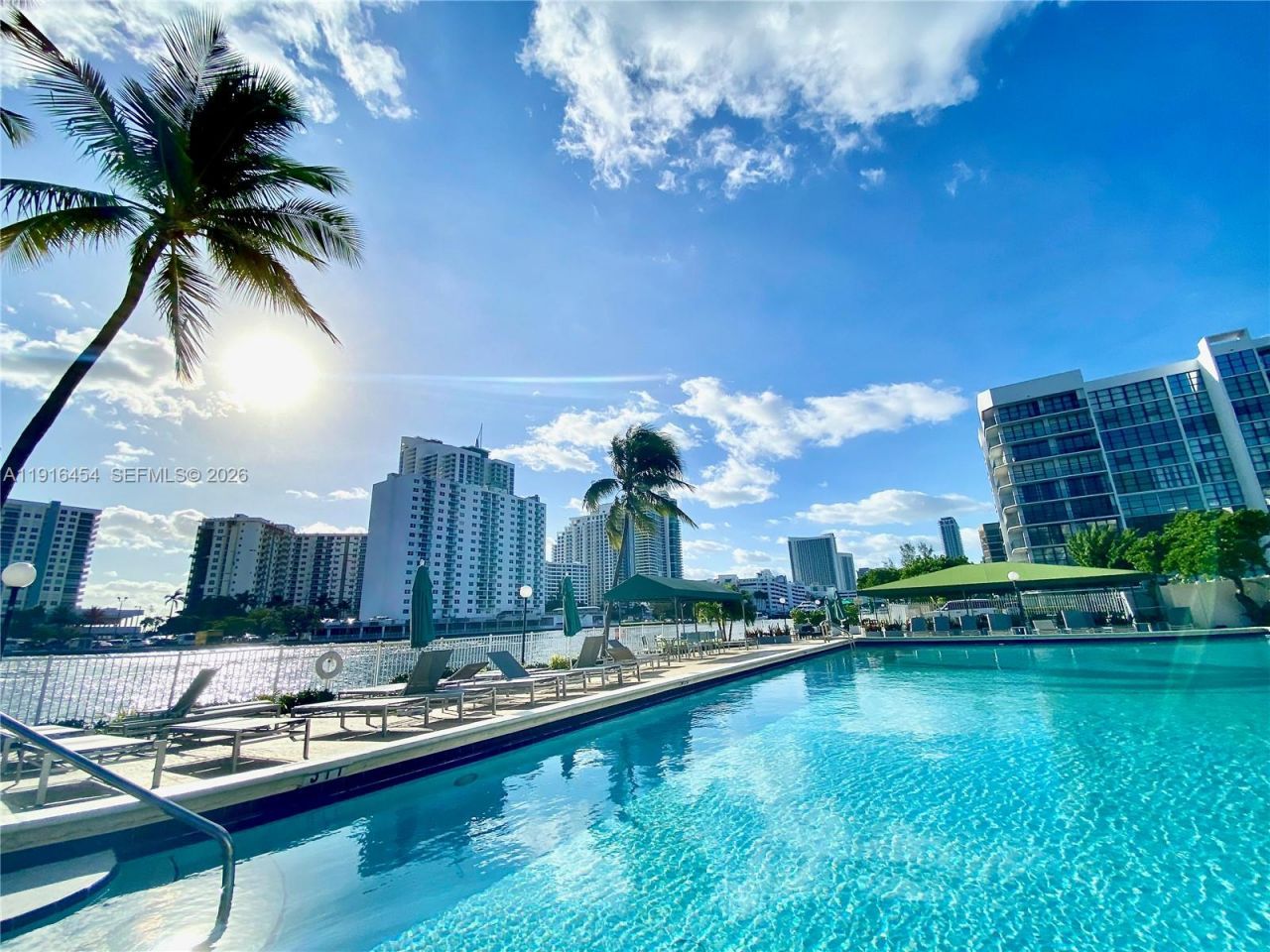 1000 Parkview Dr, Unit 518, Hallandale Beach, FL 33009 Photo