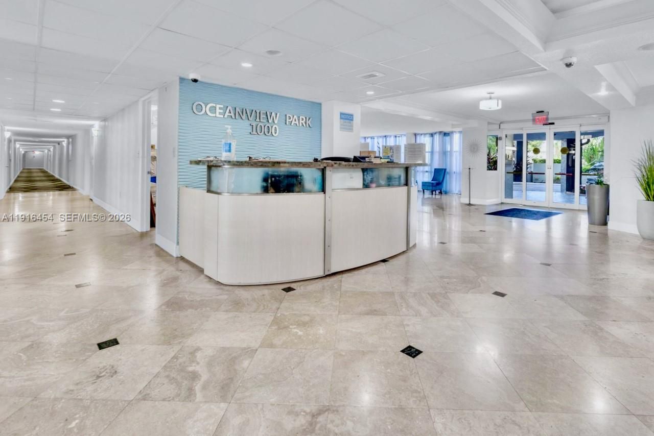 1000 Parkview Dr, Unit 518, Hallandale Beach, FL 33009 Photo