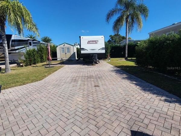2418 LIMEWOOD AVENUE, Unit 302, CLERMONT, FL 34714