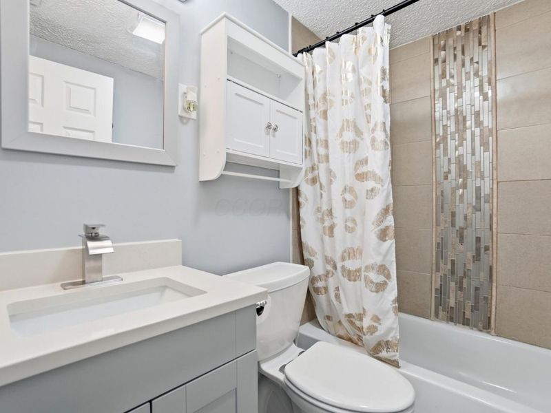 4485 Helen Drive, Columbus, OH 43232 Photo 9