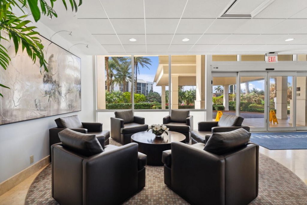 2000 S Ocean Boulevard, Unit 8a, Boca Raton, FL 33432 Photo