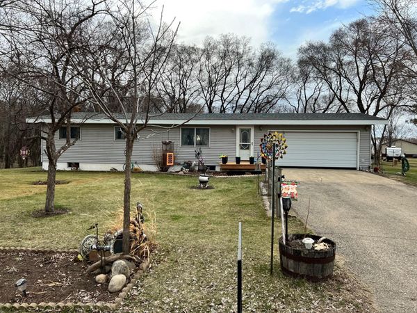 8042 Meades Addn Drive SE, Alexandria, MN 56308