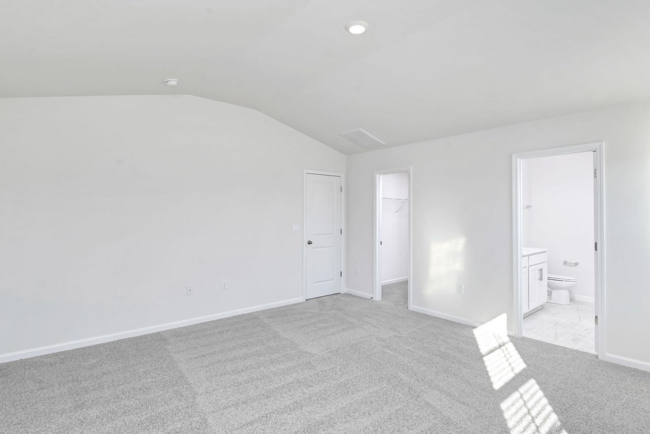 118 Kirkwood Court Photo 11