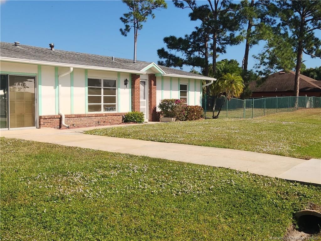 561 NW Floresta Drive, Port Saint Lucie, FL 34983 Photo