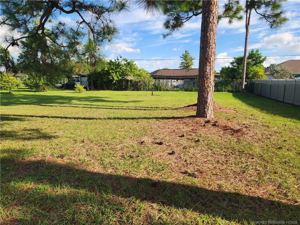 561 NW Floresta Drive, Port Saint Lucie, FL 34983 Photo