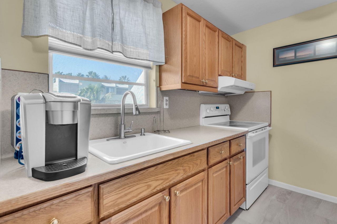 87465 Old Highway, Unit 215, Islamorada, FL 33036 Photo