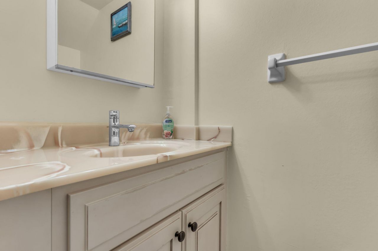 87465 Old Highway, Unit 215, Islamorada, FL 33036 Photo