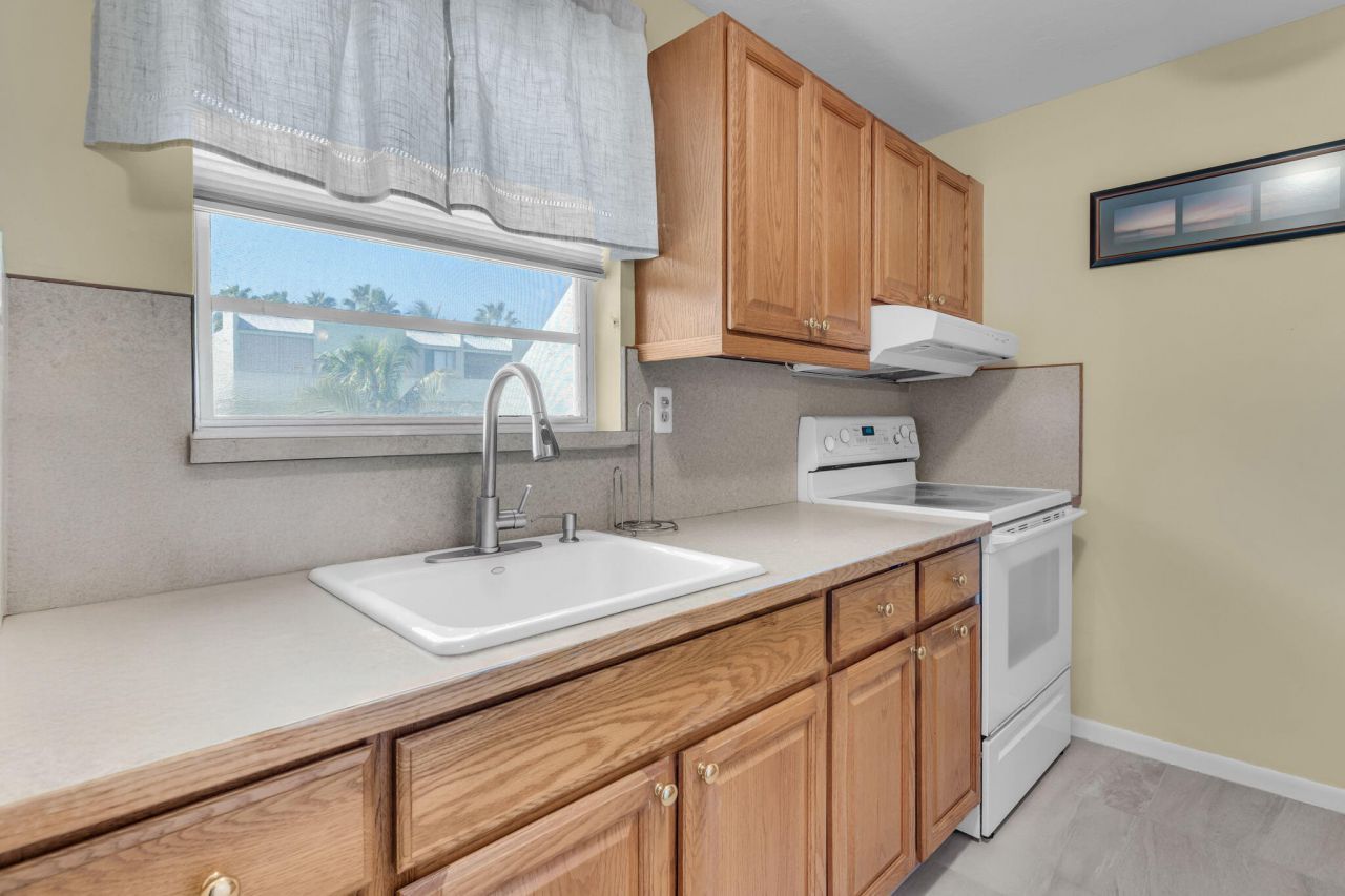 87465 Old Highway, Unit 215, Islamorada, FL 33036 Photo