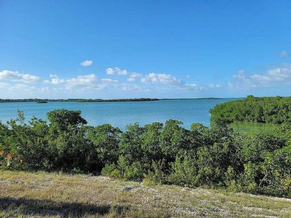 Oharas Key Street Gulf, Saddle Bunch, FL 33040