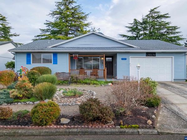 474 E Clackamas Cir, Woodburn, OR 97071