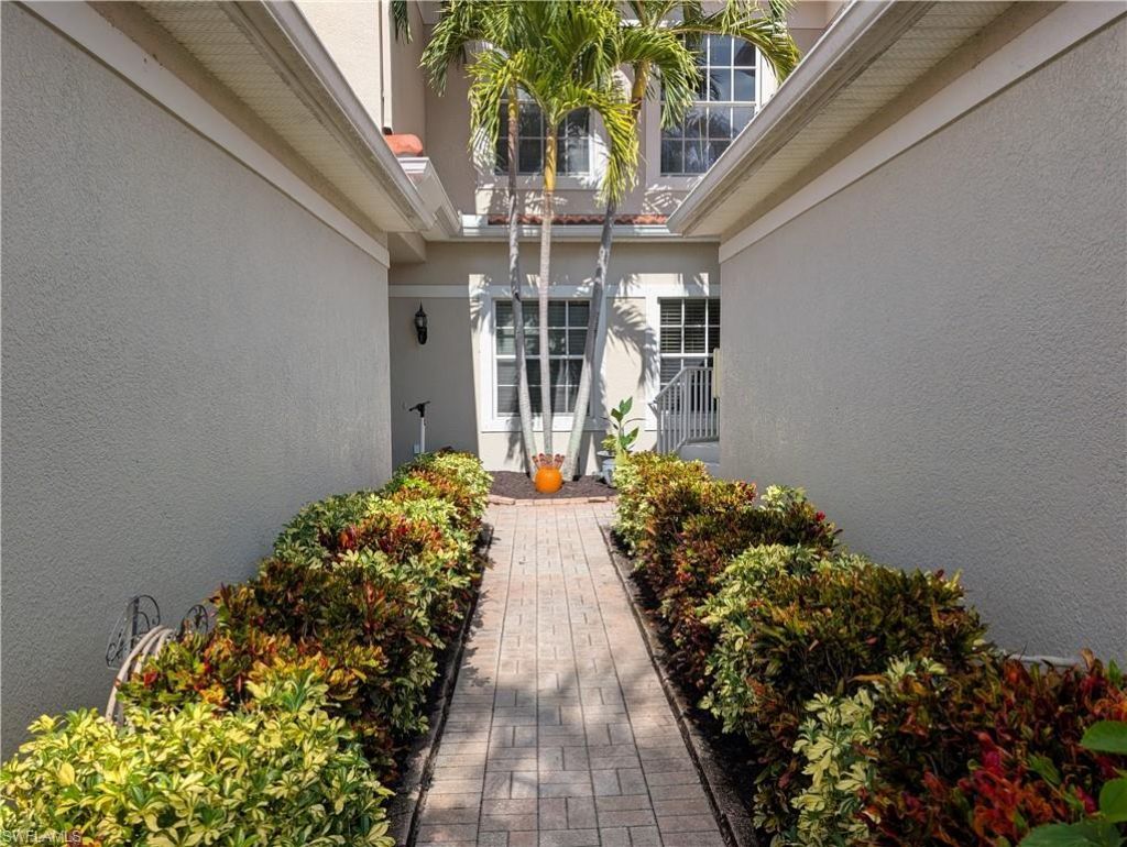 9208 Calle Arragon Ave, Unit 202, Fort Myers, FL 33908 Photo