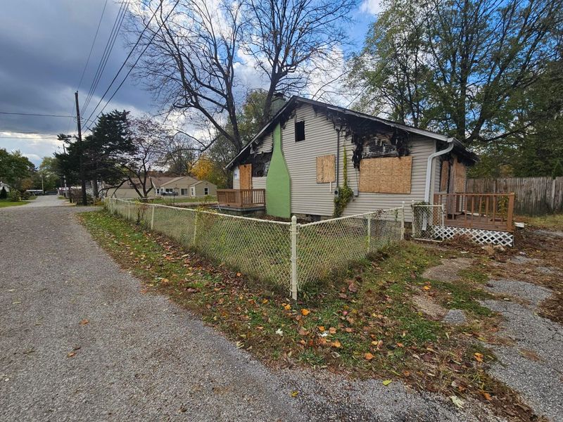 4486 Helen Drive, Columbus, OH 43232 Photo 3