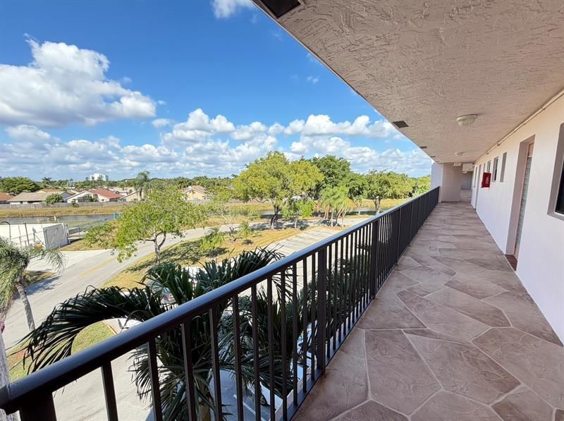 10444 NW 30th Court, Unit 411, Sunrise, FL 33322 Photo