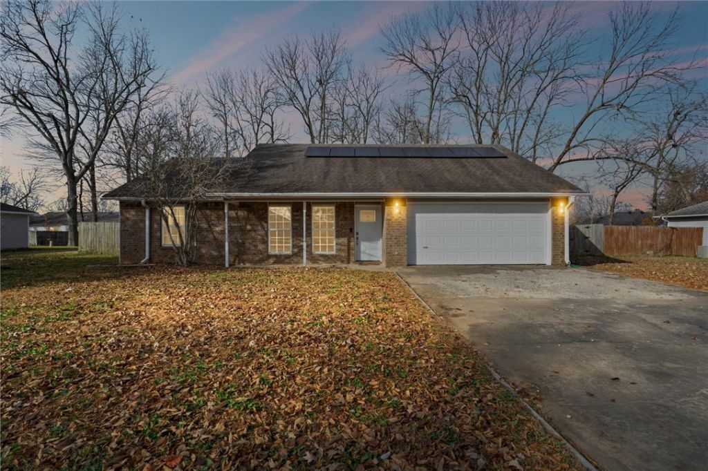 2749 Jessica Place, Fayetteville, AR 72701 Main Photo