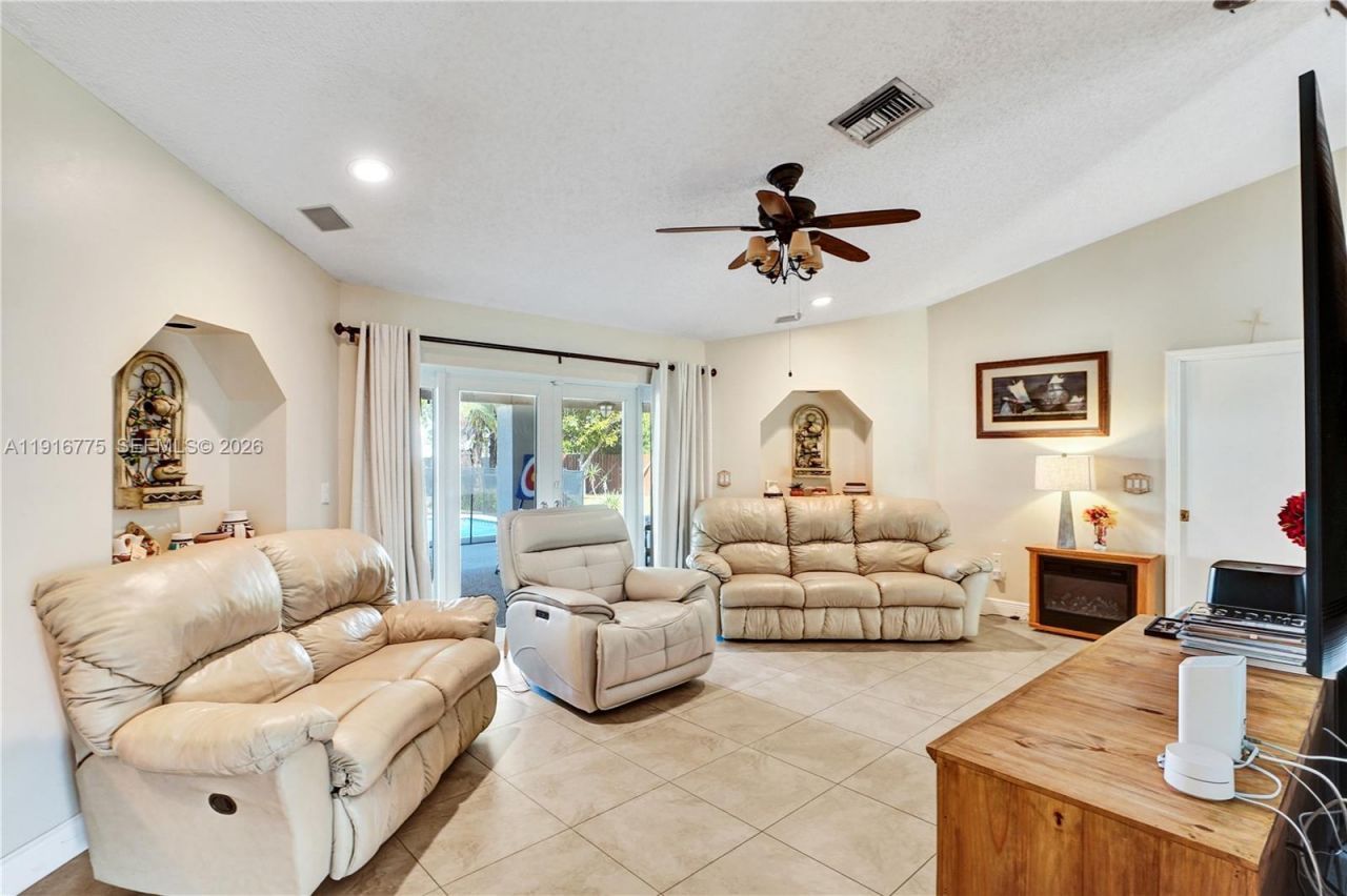 14833 SW 164th Ter, Miami, FL 33187 Photo