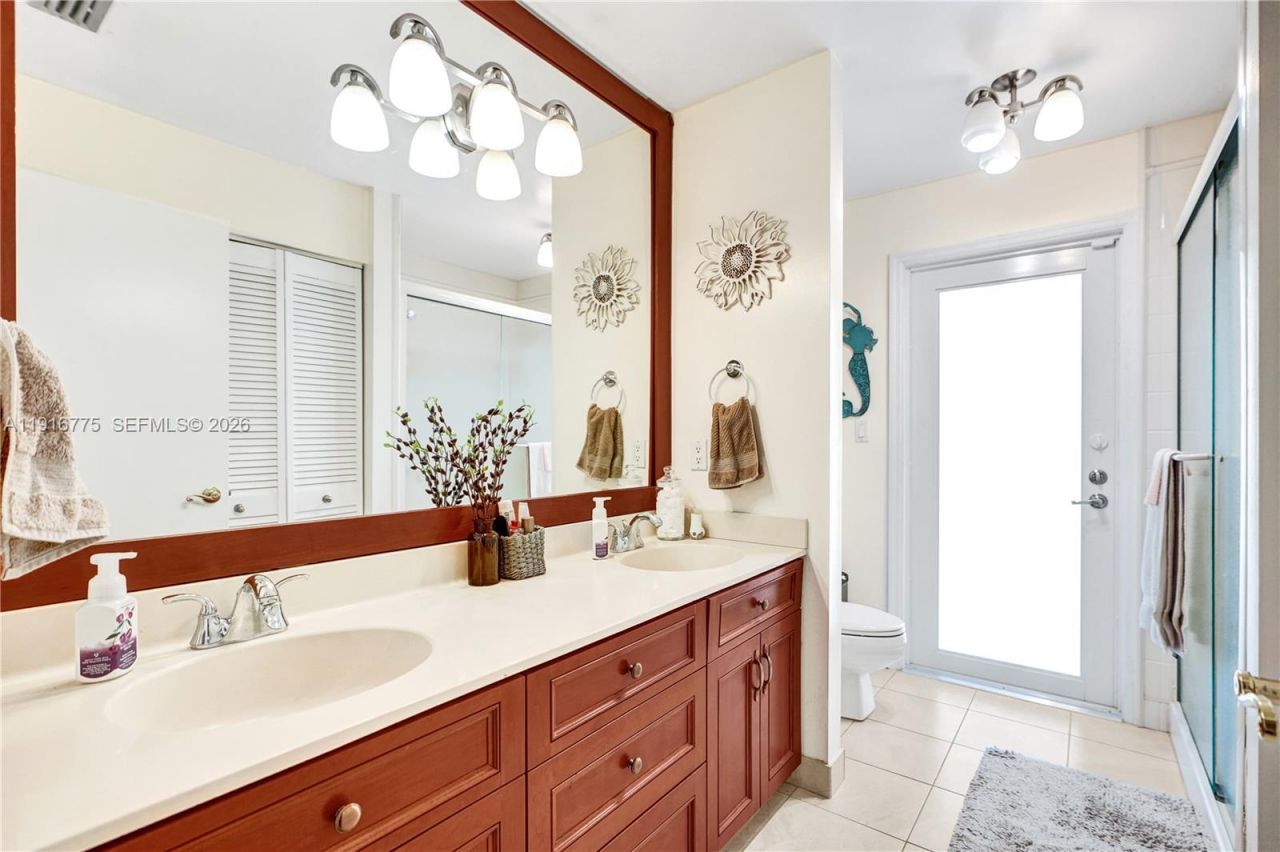 14833 SW 164th Ter, Miami, FL 33187 Photo