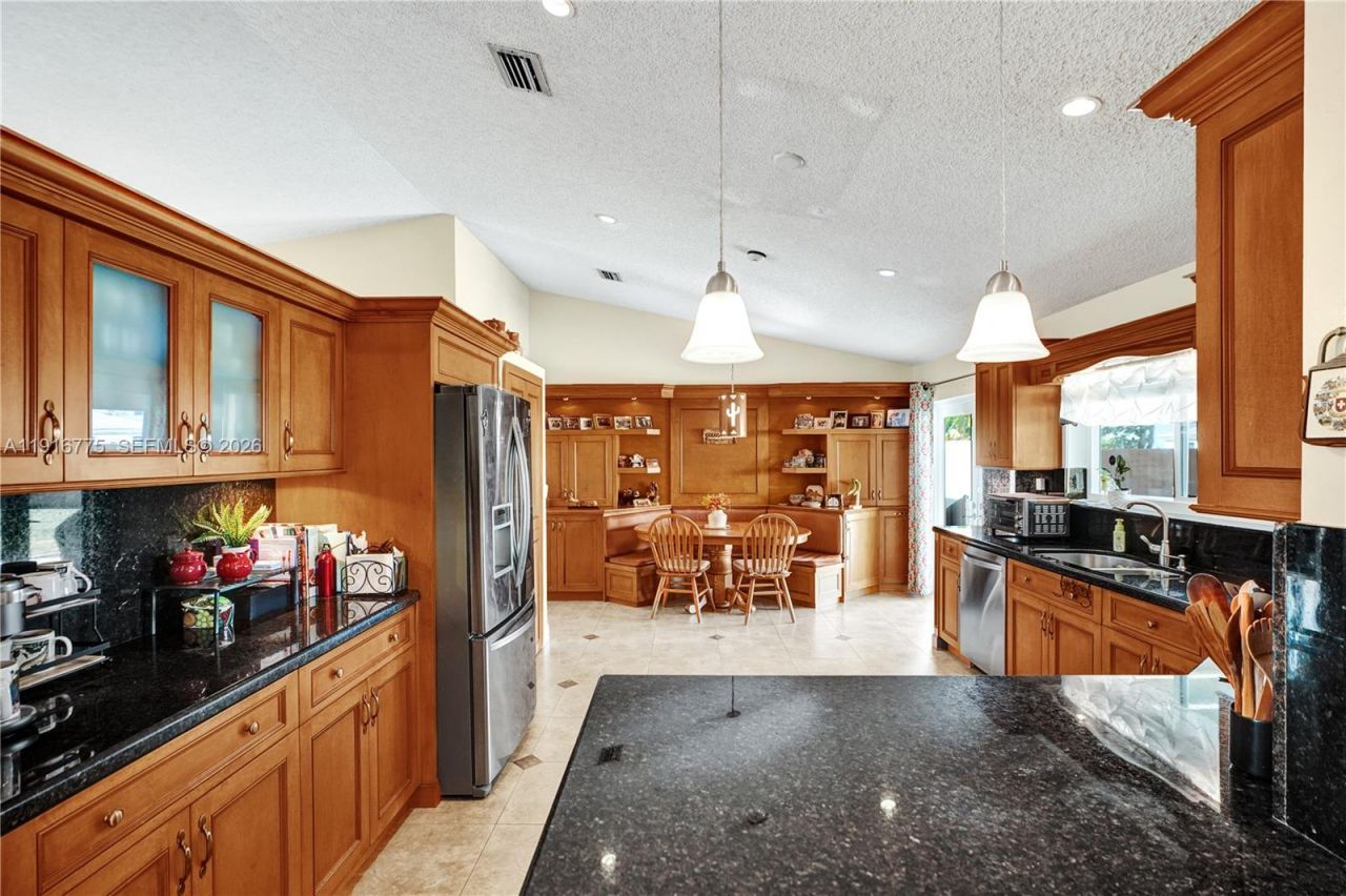 14833 SW 164th Ter, Miami, FL 33187 Photo