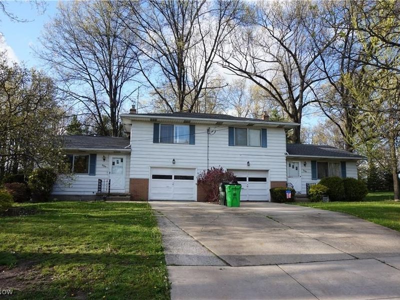 2055-2059 Bryn Mawr Drive, Stow, OH 44224 Photo 1