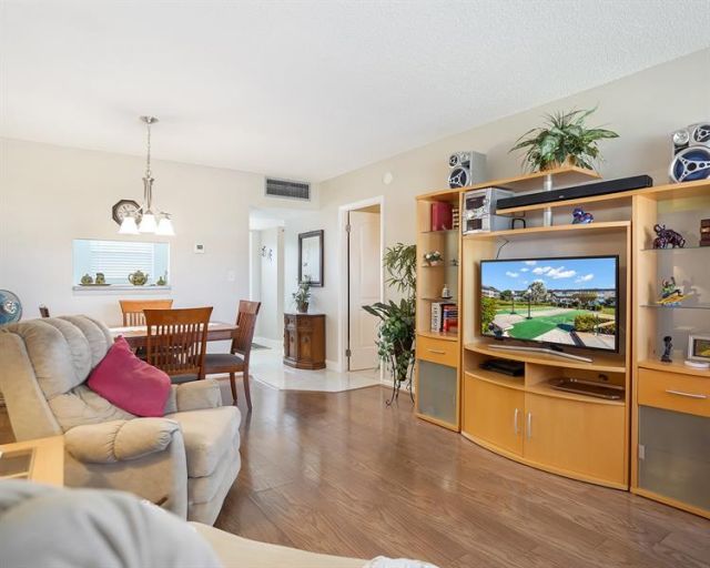 4705 NW 35th Street, Unit 611, Lauderdale Lakes, FL 33319 Photo