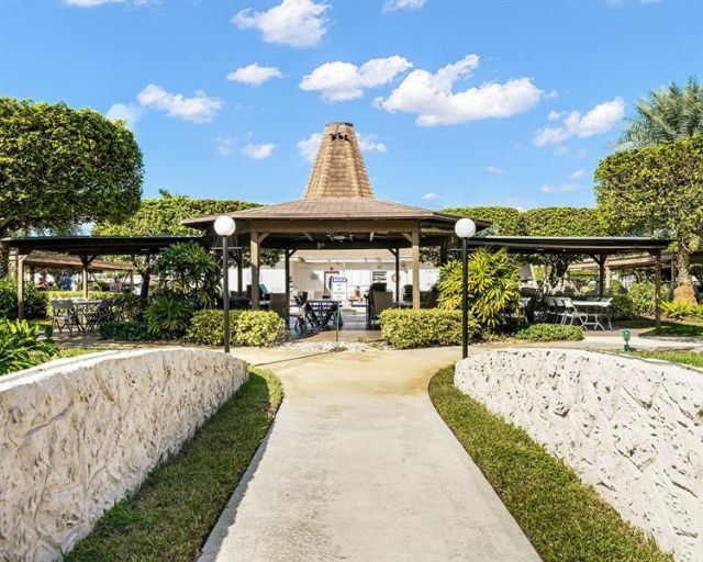 4705 NW 35th Street, Unit 611, Lauderdale Lakes, FL 33319 Photo