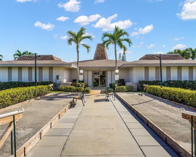 4705 NW 35th Street, Unit 611, Lauderdale Lakes, FL 33319 Photo