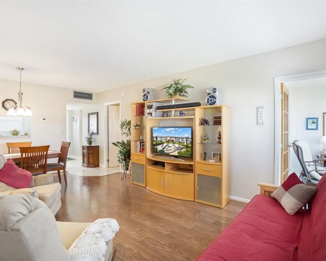 4705 NW 35th Street, Unit 611, Lauderdale Lakes, FL 33319 Photo