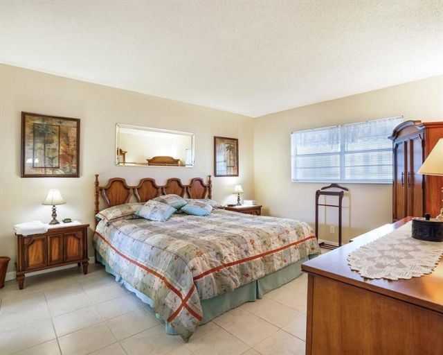 4705 NW 35th Street, Unit 611, Lauderdale Lakes, FL 33319 Photo