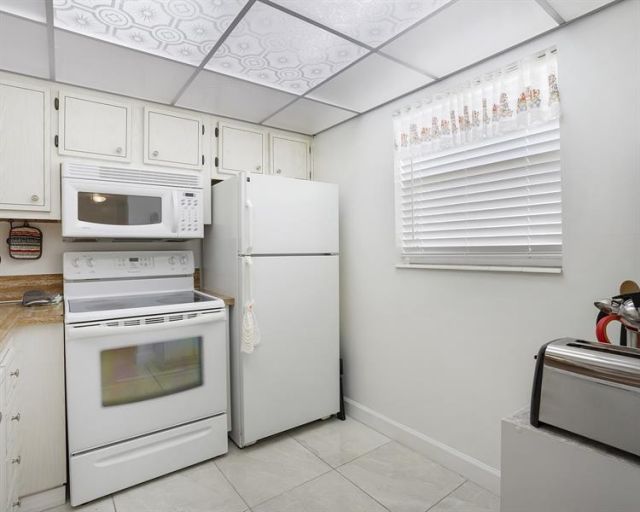 4705 NW 35th Street, Unit 611, Lauderdale Lakes, FL 33319 Photo