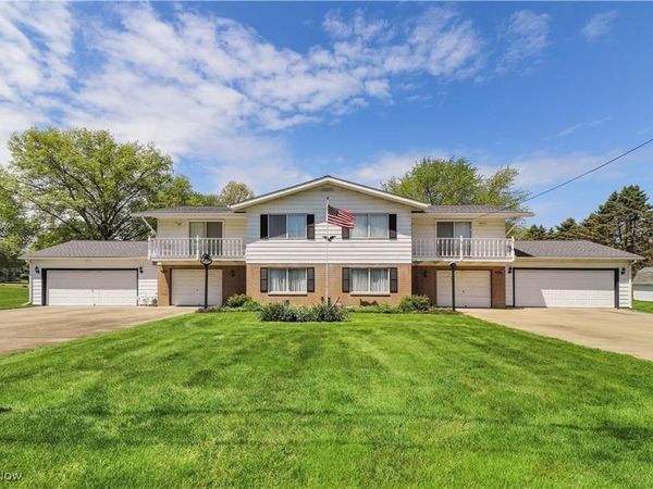 2512 Twin Lakes Drive, Uniontown, OH 44685