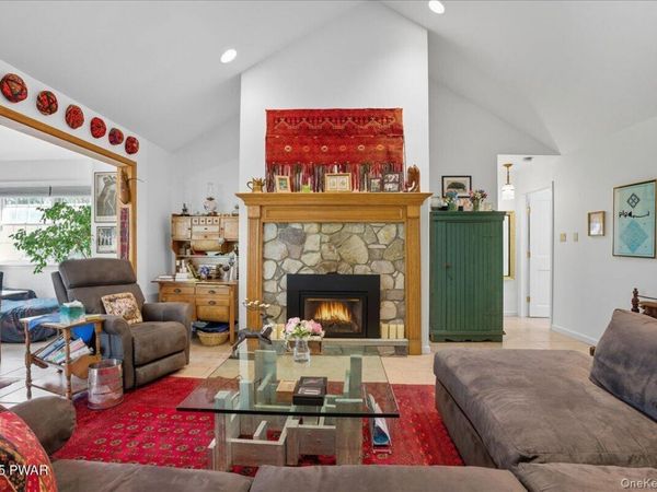 20 Overlook Drive, Call Listing Agent, PA 18405