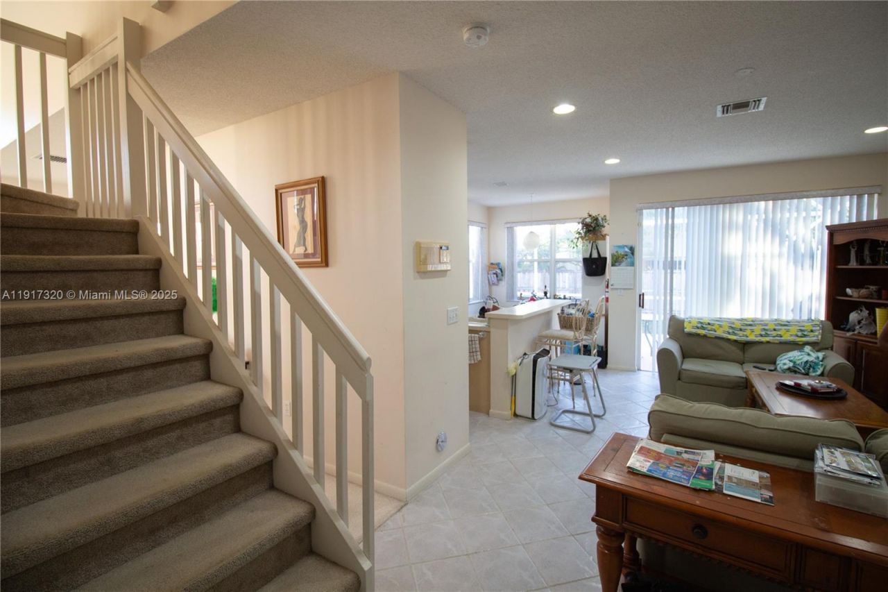 1562 NW 157th Ave, Pembroke Pines, FL 33028 Photo