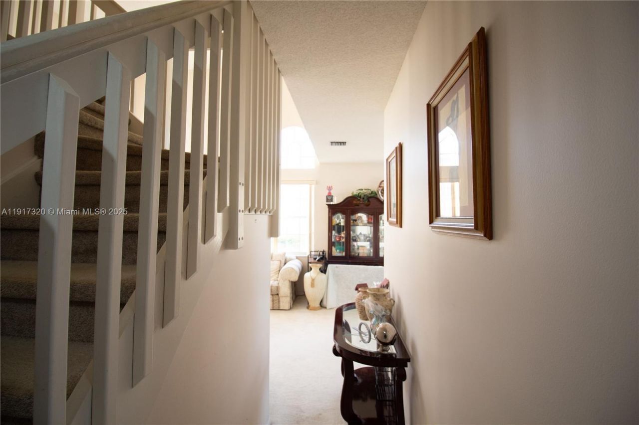 1562 NW 157th Ave, Pembroke Pines, FL 33028 Photo