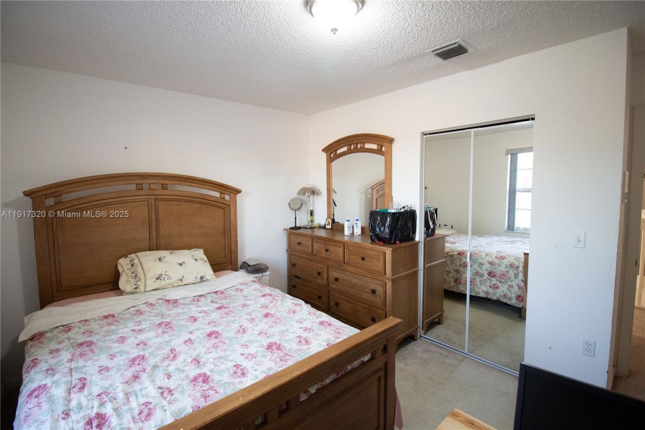 1562 NW 157th Ave, Pembroke Pines, FL 33028 Photo