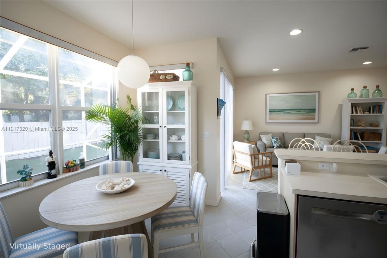 1562 NW 157th Ave, Pembroke Pines, FL 33028 Photo