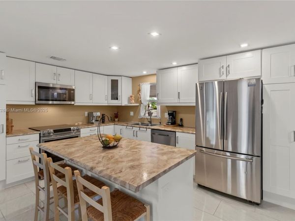 5239 NW 3rd Ave, Deerfield Beach, FL 33064