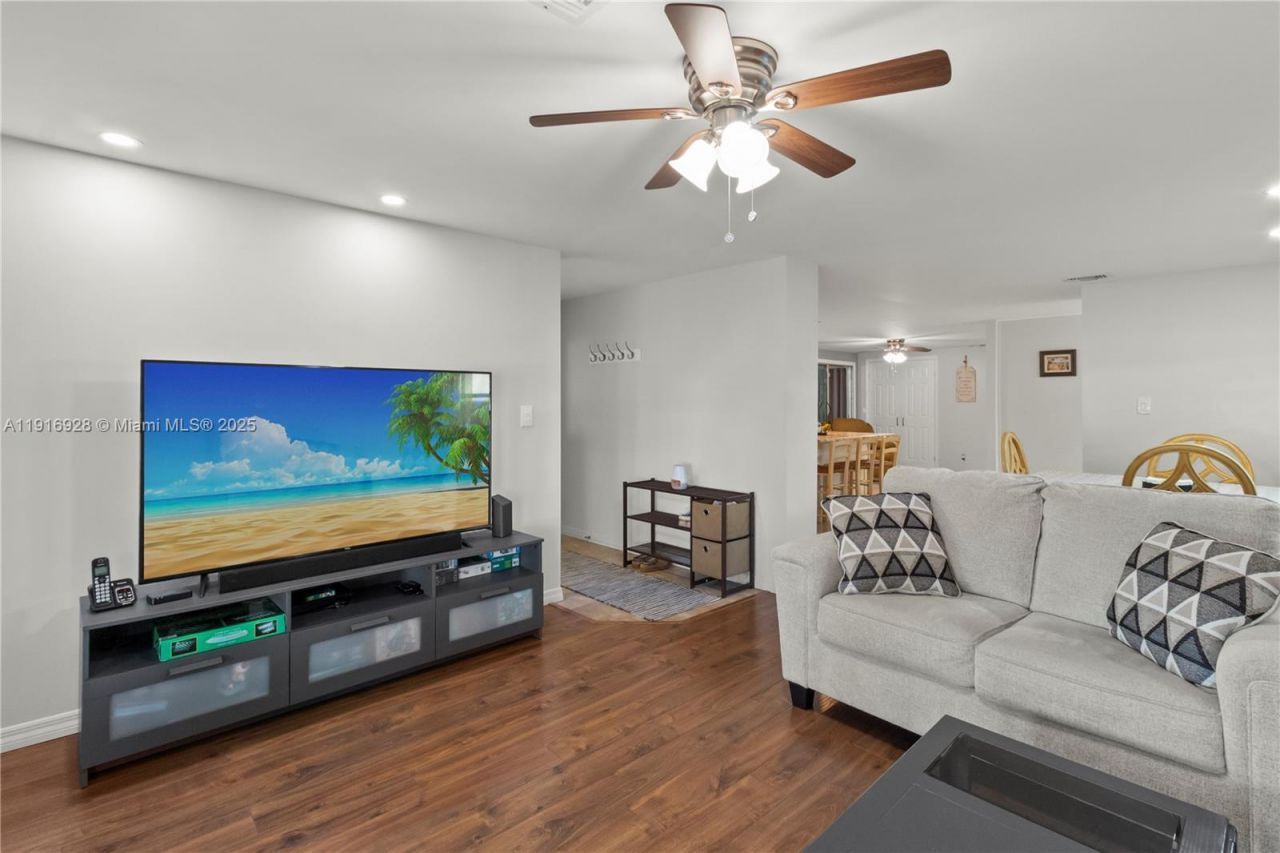 5239 NW 3rd Ave, Deerfield Beach, FL 33064 Photo