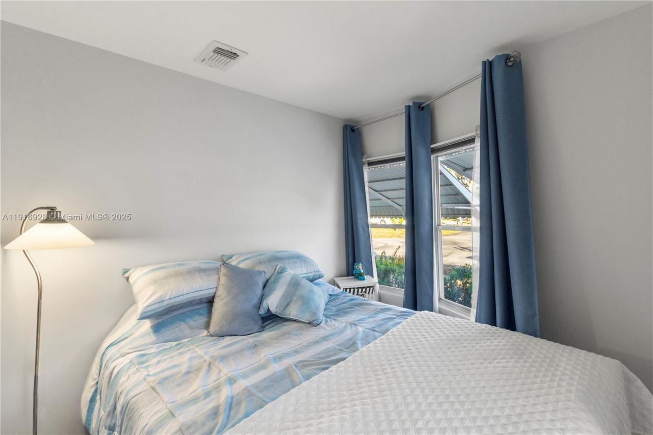5239 NW 3rd Ave, Deerfield Beach, FL 33064 Photo