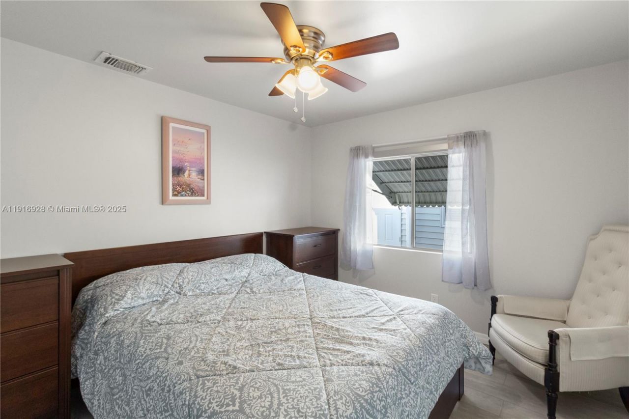 5239 NW 3rd Ave, Deerfield Beach, FL 33064 Photo