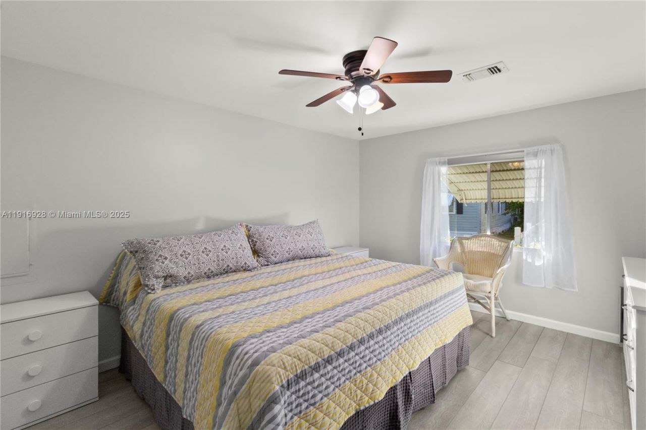 5239 NW 3rd Ave, Deerfield Beach, FL 33064 Photo