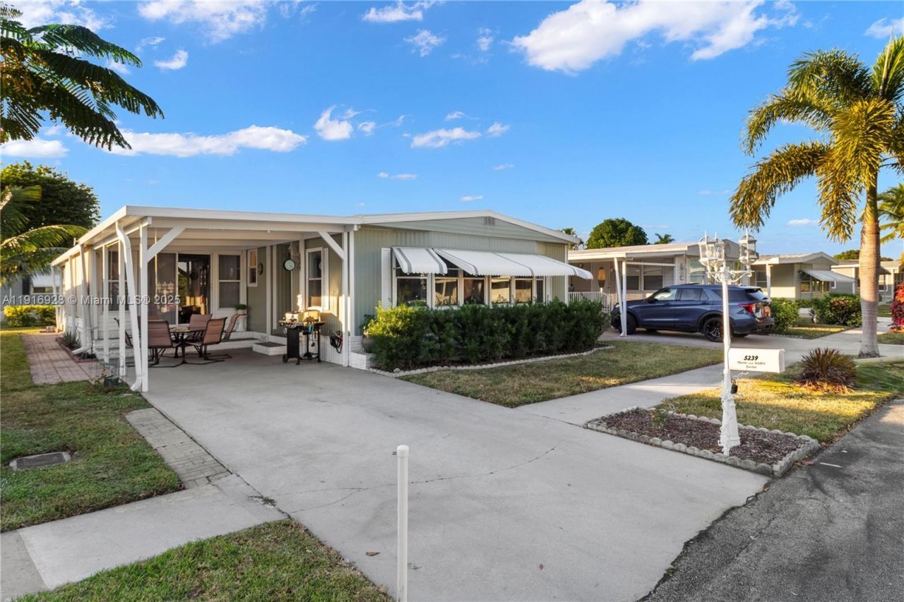 5239 NW 3rd Ave, Deerfield Beach, FL 33064 Photo
