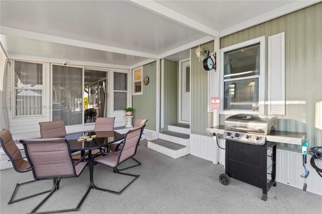 5239 NW 3rd Ave, Deerfield Beach, FL 33064 Photo